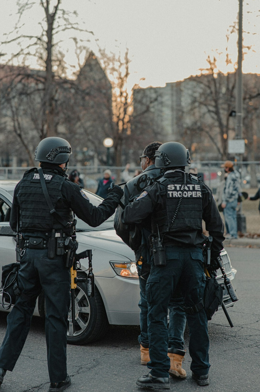 police arresting shoplifters